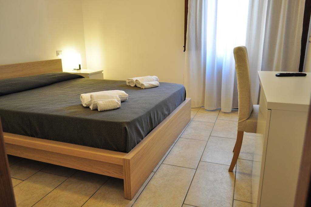 Rooms And Breakfast Zefiro San Vito Lo Capo Rum bild